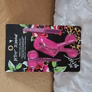 NWT BETSEY JOHNSON PERFECT LASH n BROW SET